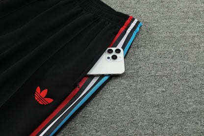 MANCHESTER UNITED CHANDAL 24/25 - UNISEX/UNISEX - NEGRO