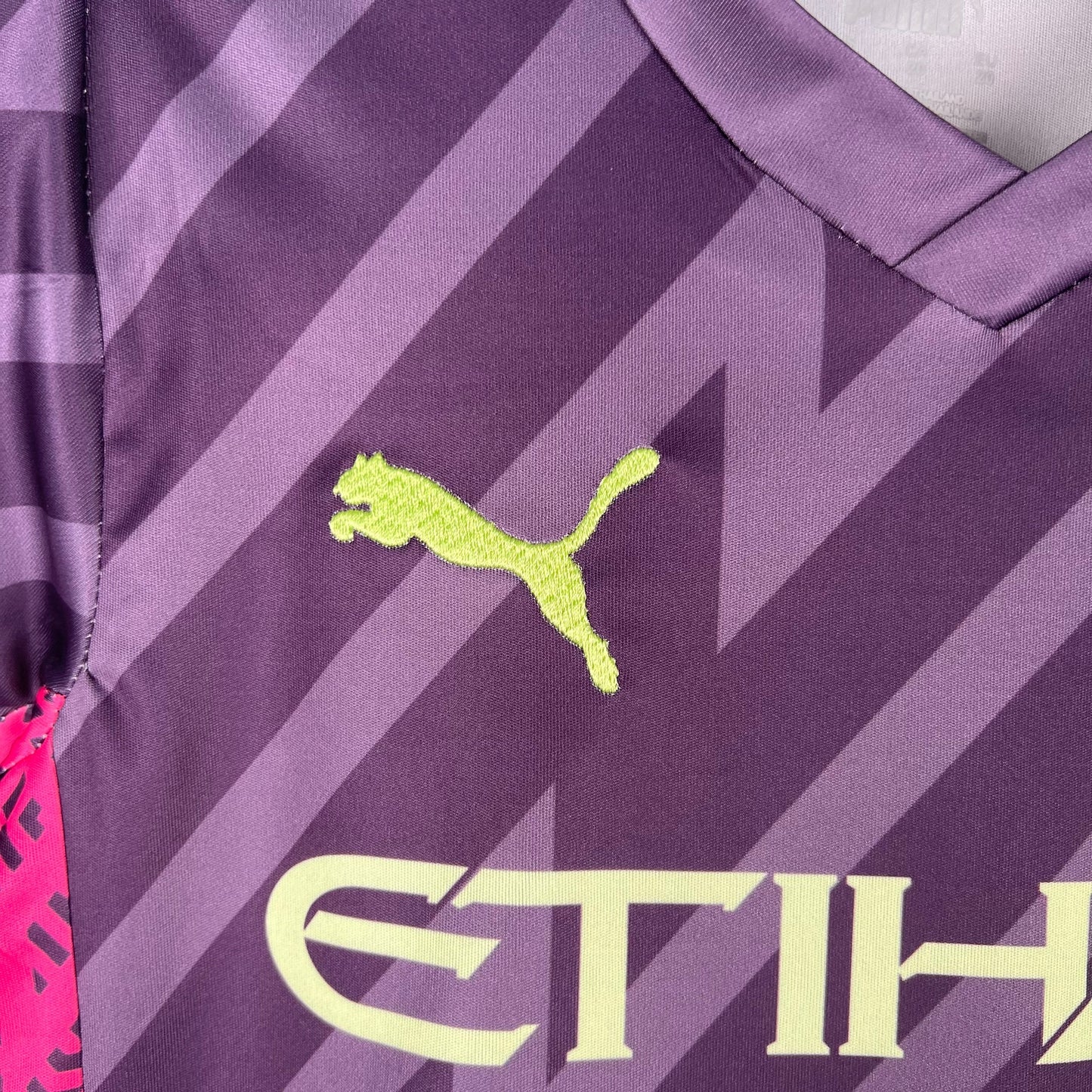 MANCHESTER CITY III PORTERO 23/24 KIT PARA NIÑOS