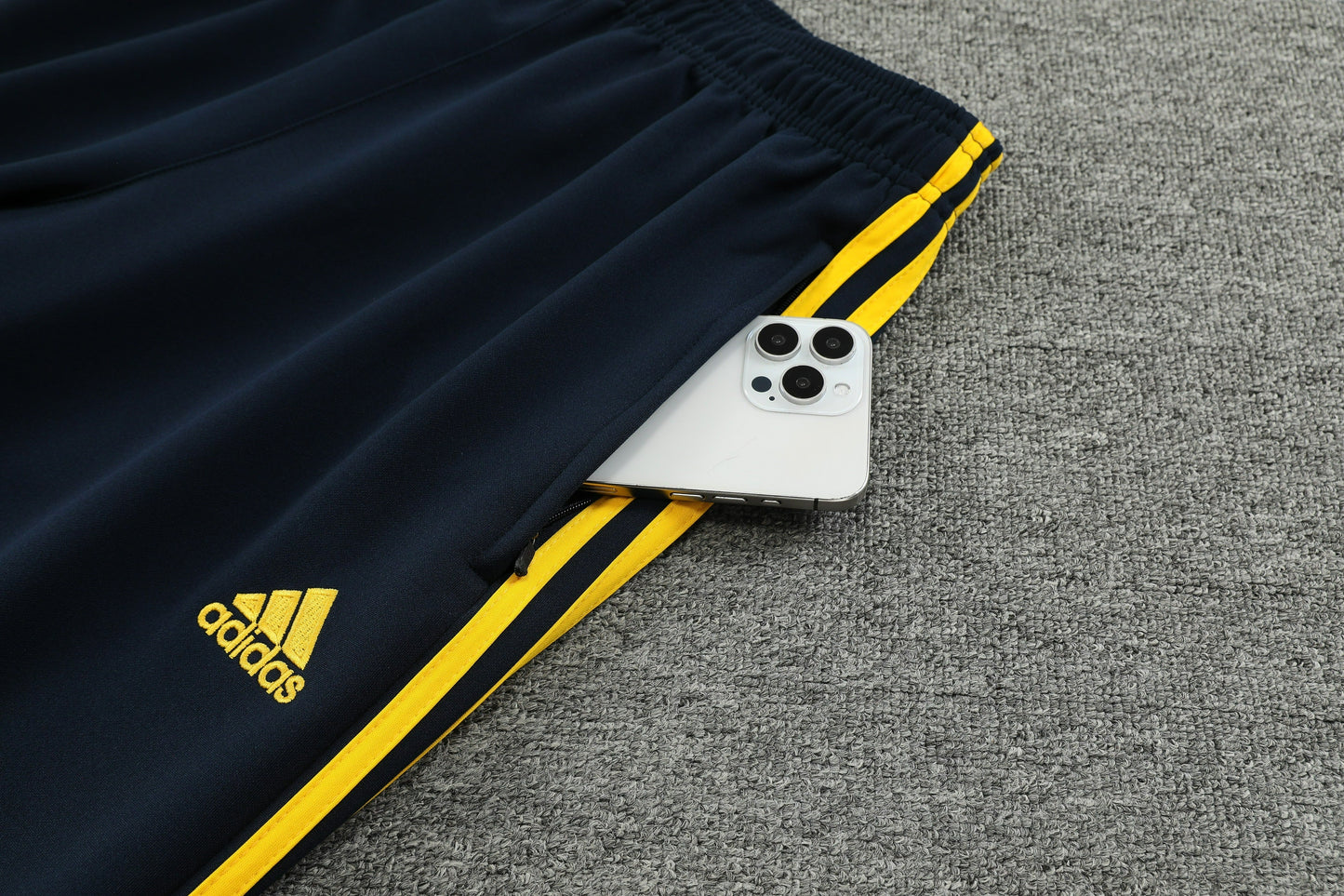REAL MADRID  CHANDAL 24/25 - UNISEX/UNISEX - PÚRPURA Y NEGRO