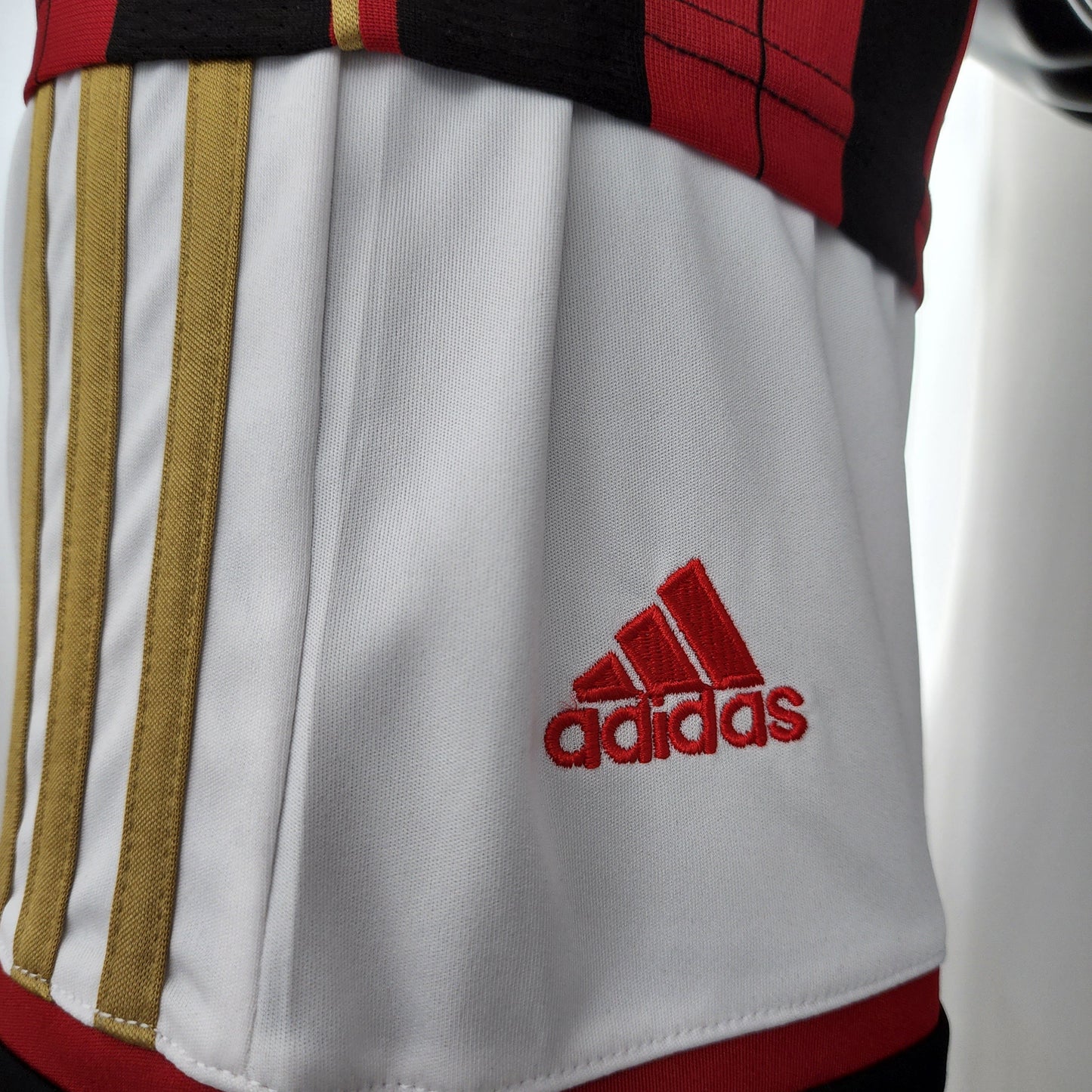 MILÁN I 14/15 (RETRO) KIT PARA NIÑOS
