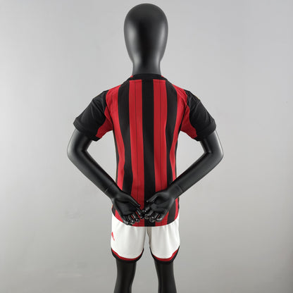 MILÁN I 14/15 (RETRO) KIT PARA NIÑOS