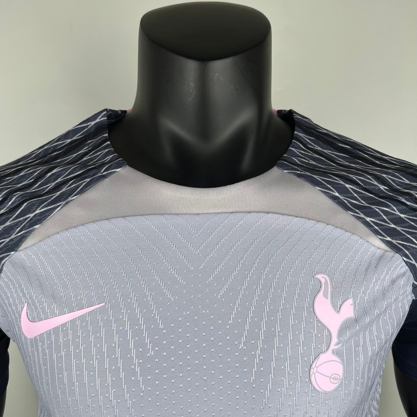 TOTTENHAM ENTRENAMIENTOl 23/24 HOMBRES (VERSIÓN DEL JUGADOR)