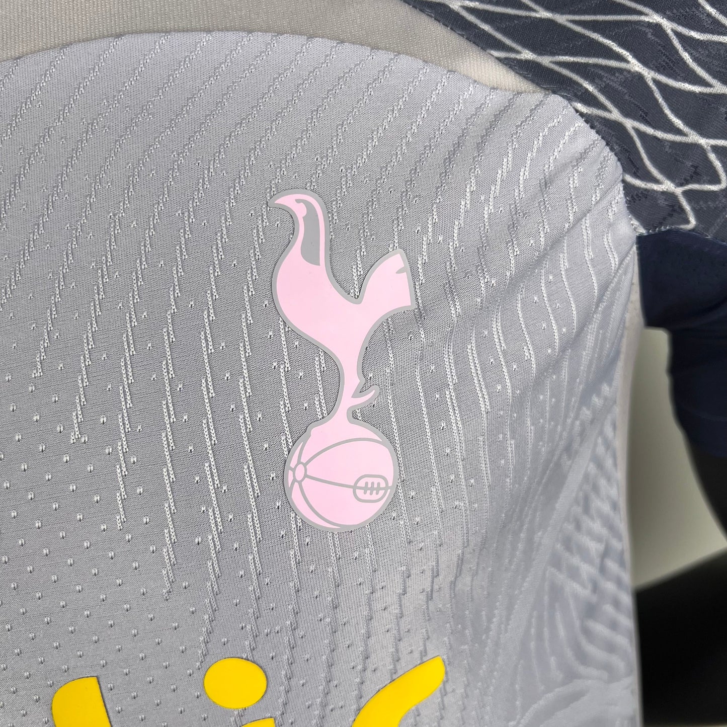 TOTTENHAM ENTRENAMIENTOl 23/24 HOMBRES (VERSIÓN DEL JUGADOR)