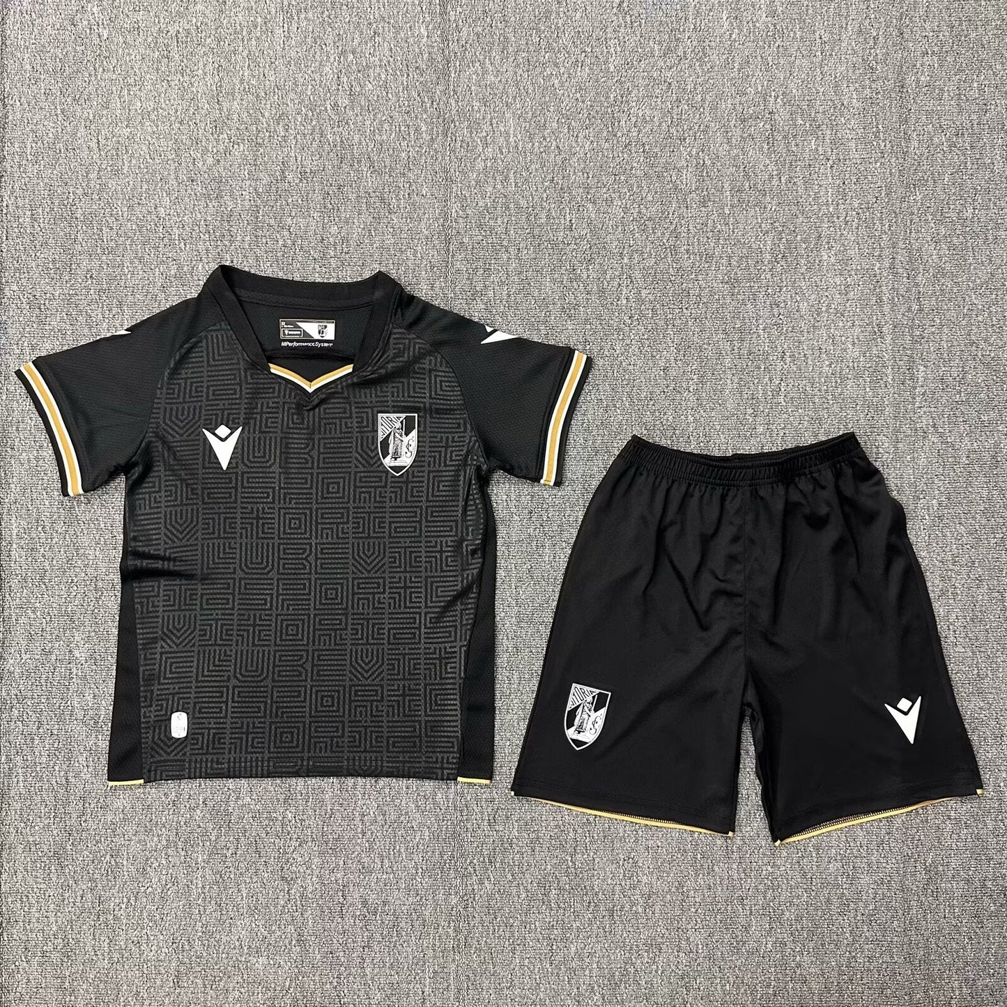 VITORIA GUIMARAES KIT PARA NIÑOS II 24/25