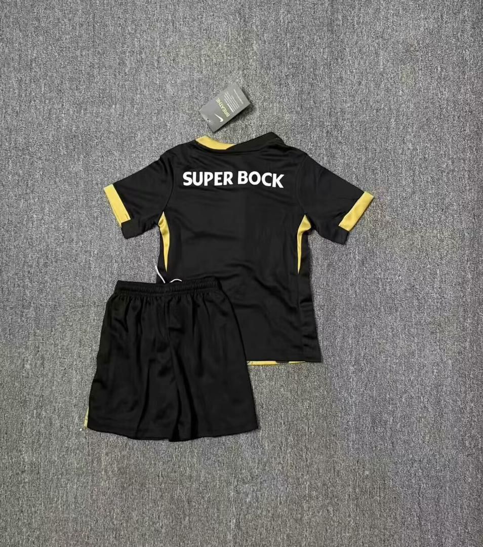 SPORTING LISBOA III 24/25 KIT PARA NIÑOS