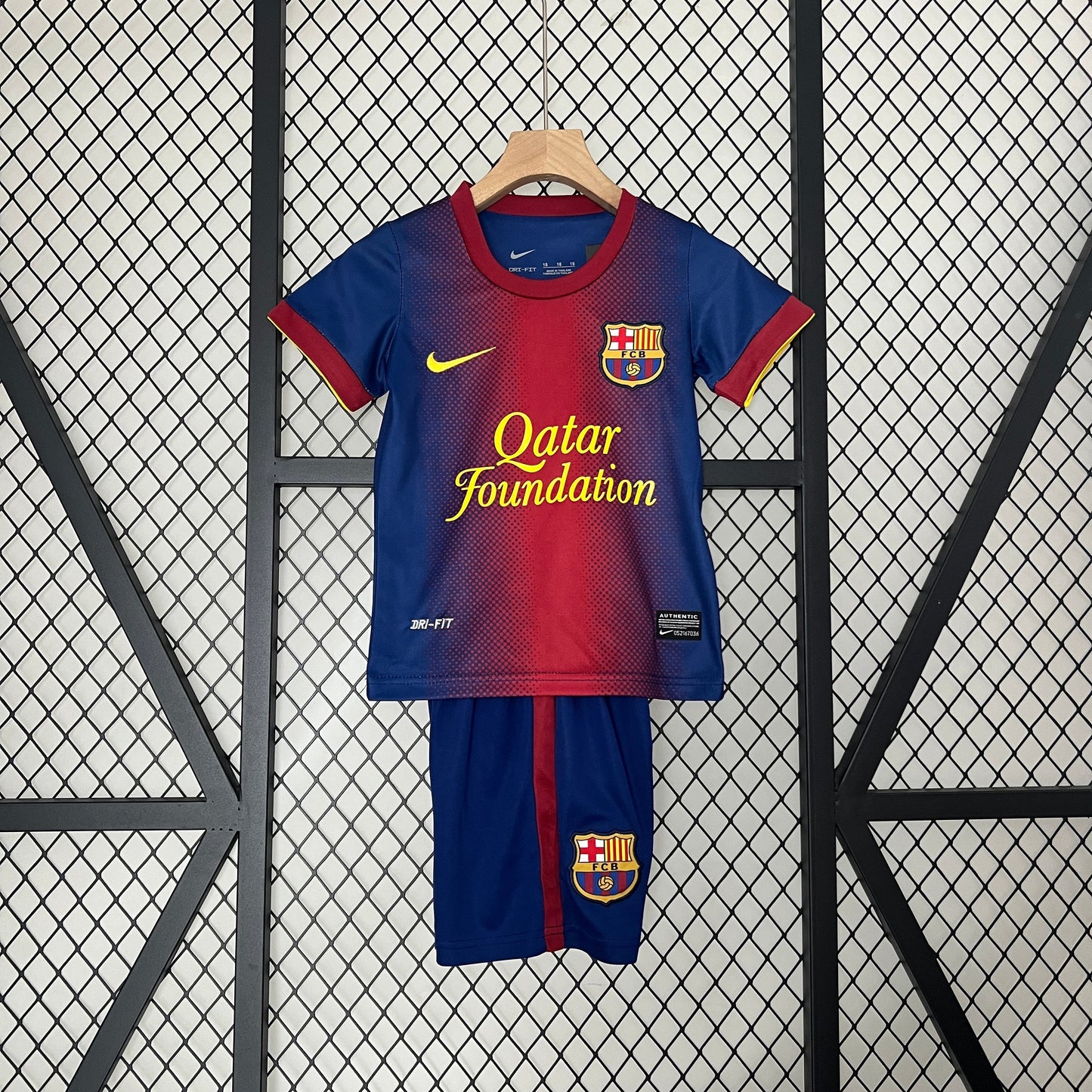 CAMISETA BARCELONA I 12/13 KIT PARA NIÑOS (RETRO)