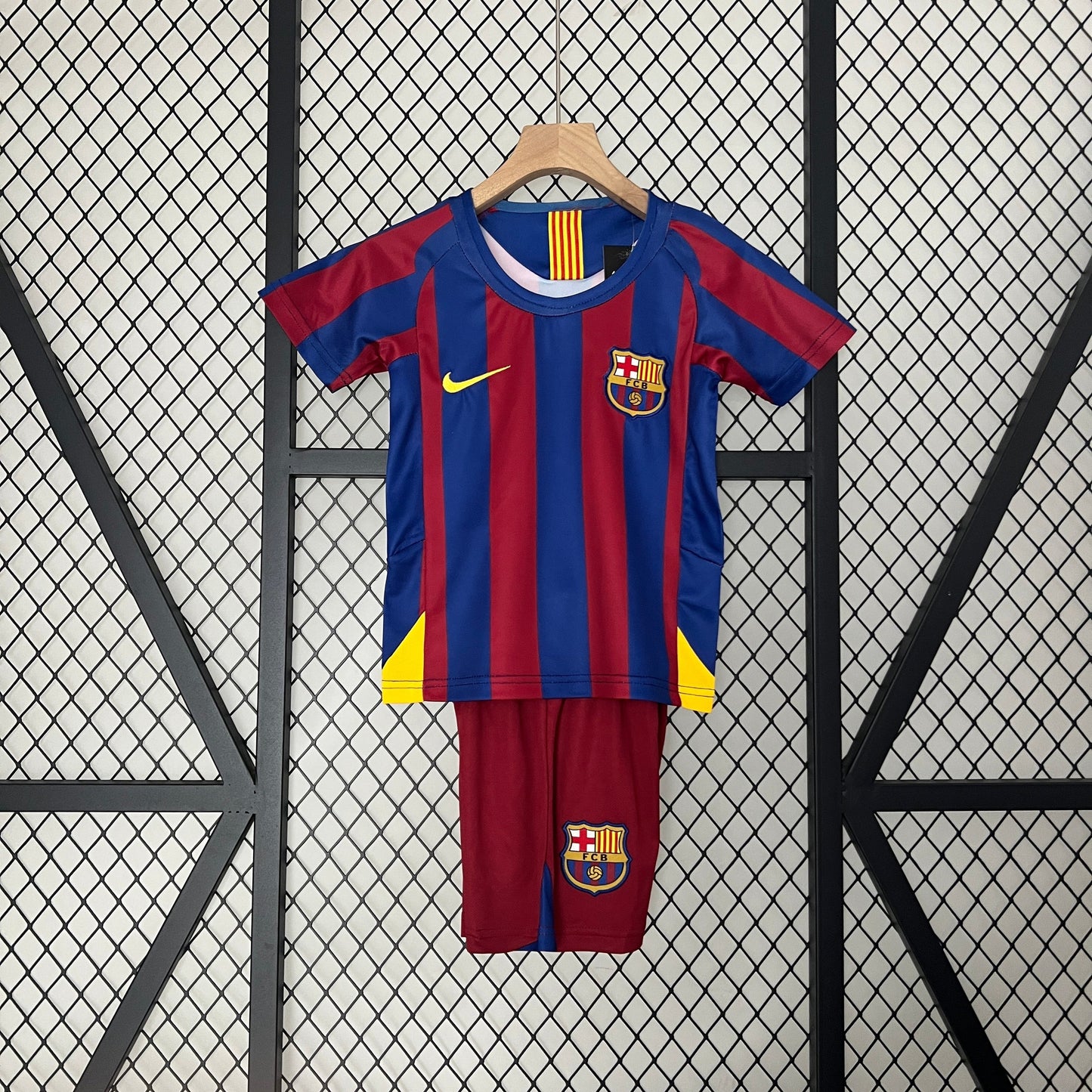 CAMISETA BARCELONA I 05/06 KIT PARA NIÑOS (RETRO)